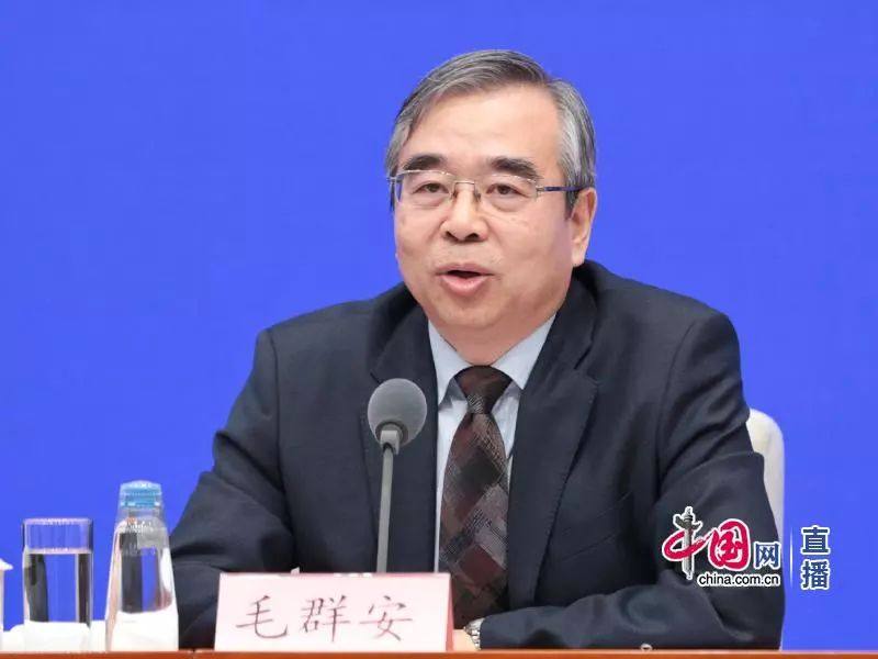 国务院政策例行吹风会：介绍健康中国行动有关情况9.jpg