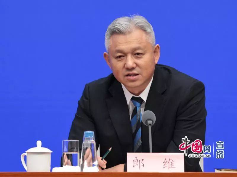 国务院政策例行吹风会：介绍健康中国行动有关情况11.jpg
